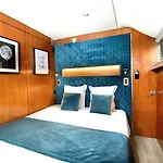 Vip Yacht Hotel Paris