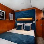 Vip Yacht Hotel 3*