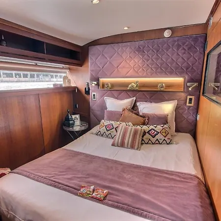 Отель Vip Yacht & 2*