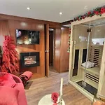 Vip Yacht & Hotel