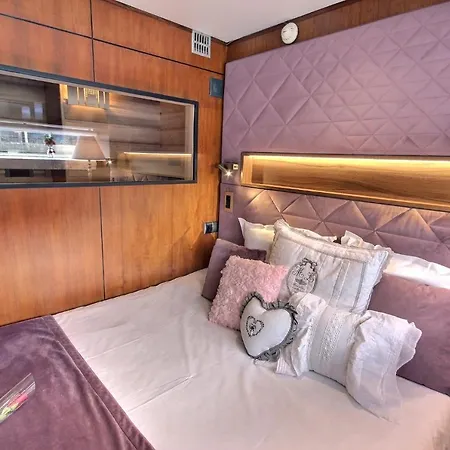 Vip Yacht & Paryż