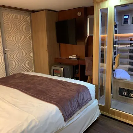 Vip Yacht Hôtel&spa 3*