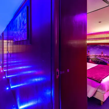 Vip Yacht & ホテル 3*