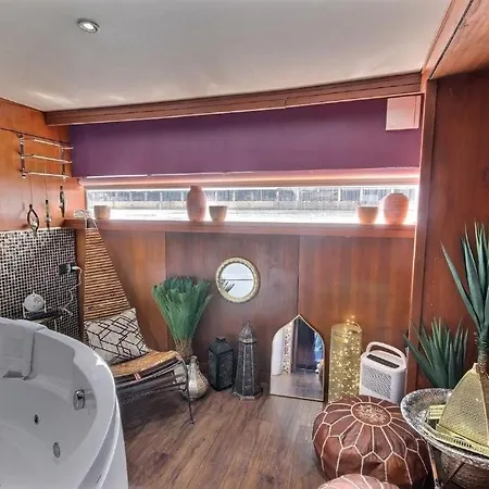 Vip Yacht & Hotel Paryż