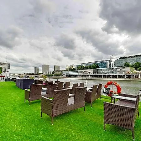 Vip Yacht & Hotel Paříž