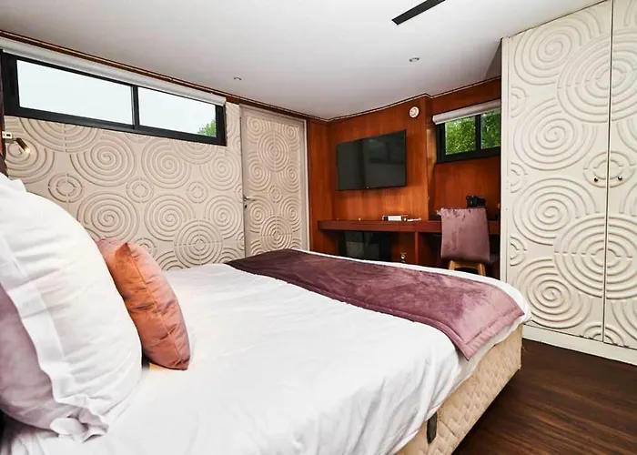 Vip Yacht Hôtel&spa 3* Paris