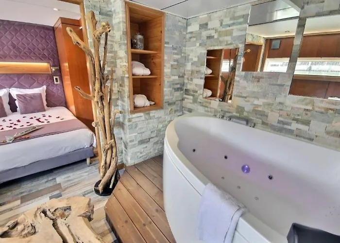 Vip Yacht Hôtel&spa Paris