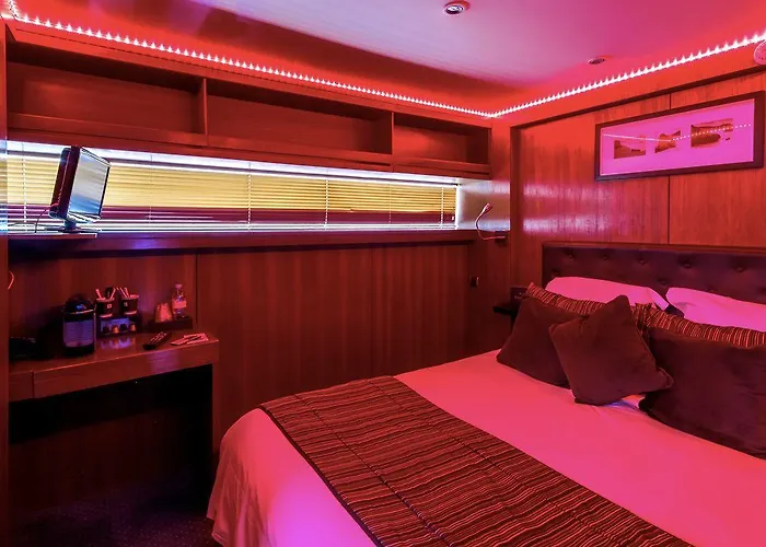 Vip Yacht Hôtel&spa Hotel 3*