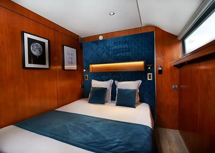 Vip Yacht Hôtel&spa Hotel 3*