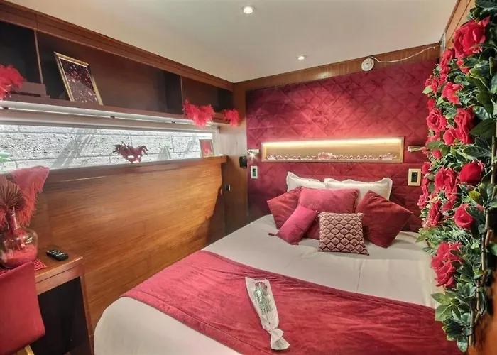Отель Vip Yacht & 3*