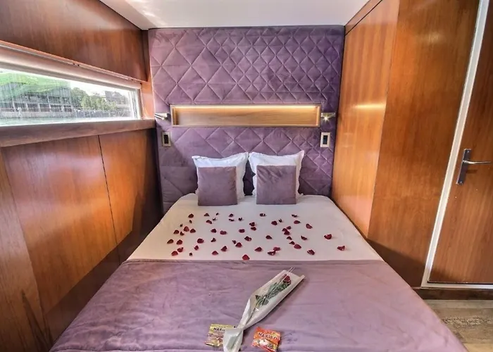 Vip Yacht & 3*