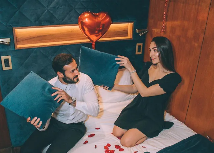 Отель Vip Yacht & Париж