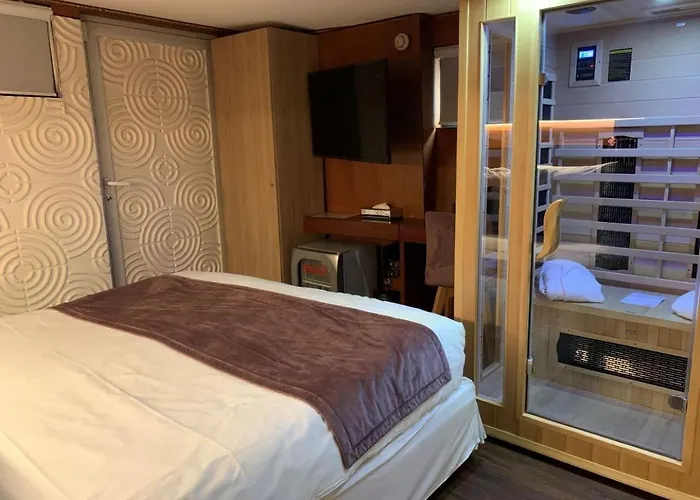 Vip Yacht & 3*