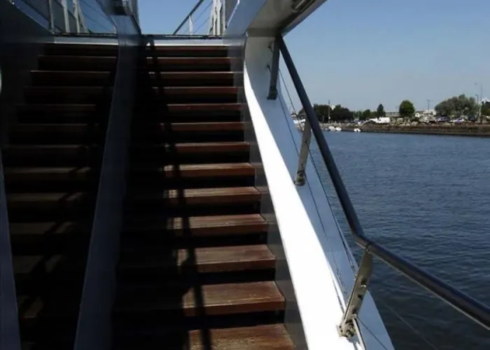 Отель Vip Yacht &
