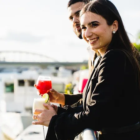 Hotel Vip Yacht & Parigi